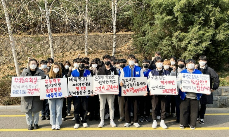 a65914aa1806b3748aff5d65e25ad5cc8688930837bcc32890875aaced0bec89c2749db9be3f9a59789e85572eb708f3fd42c31972ad7166347cef404a7cc9bdeb350666293247e56bac82cdaf8eff13b4a89c7c9c3e8e864d9940acaac542