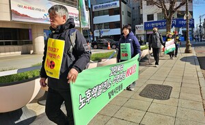 24b0d121e09c28a8699fe8b115ef046f5e449e9da1ce