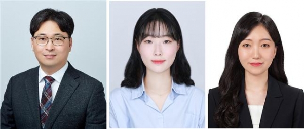 좌측부터) 인천대학교 이원종 교수, 이정현, 강수진 학생