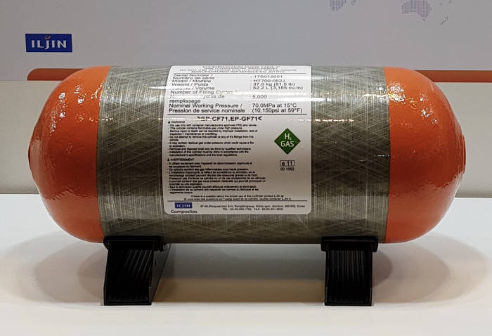 현대차 신형 수소연료전기차 넥쏘(NEXO)에 탑재된 수소연료탱크.