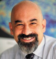 데이비드 스퍼겔 미국 프린스턴대 교수는 바이셉2 연구팀이 우주먼지를 중력파 신호로 착각했을 수 있다는 주장을 제기했다. / 프린스턴대 제공