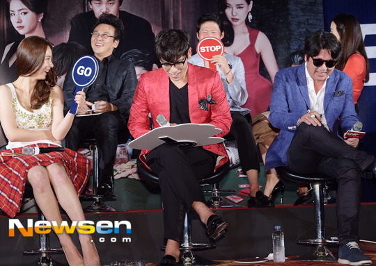 210DA04953D854AE02471B