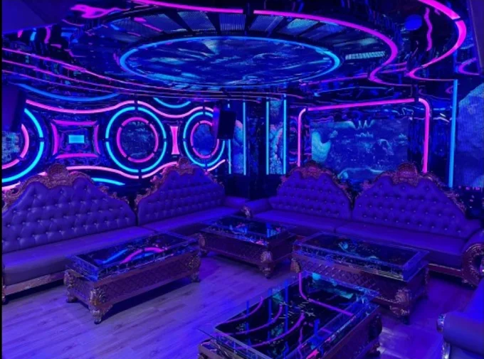 다낭 벤츠 가라오케 외관