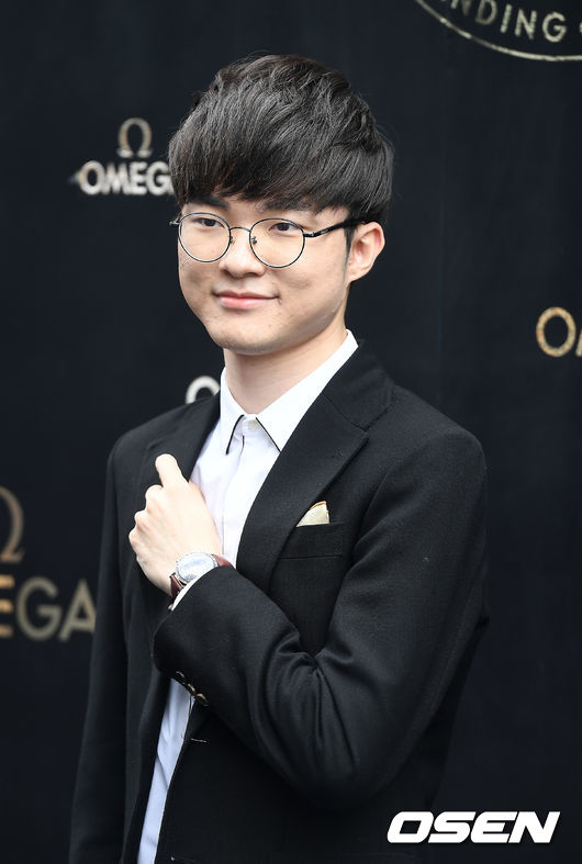 [OSEN=곽영래 기자]프로게이머 ‘페이커’ 이상혁이 포토타임을 갖고 있다. /youngrae@osen.co.kr 