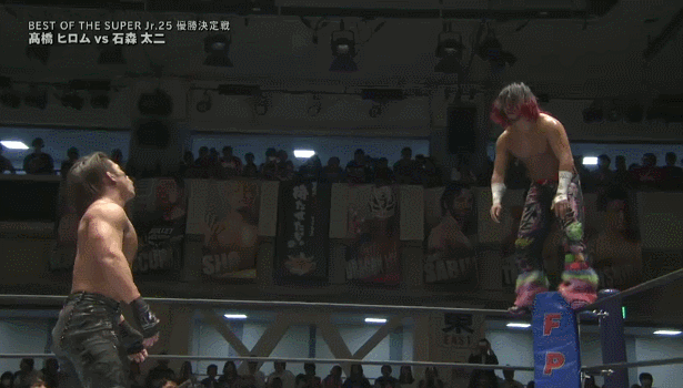 Diving+Senton+on+a+Standing+Opponent.gif