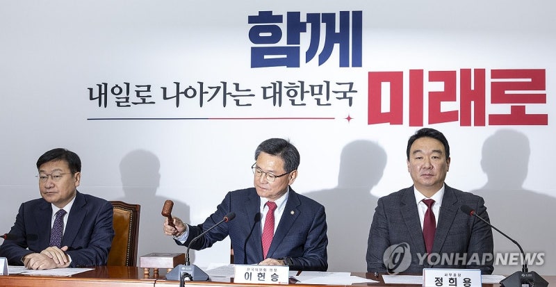 0490f719b38761f320b5c6b011f11a39589a08ad5d2c076d3d