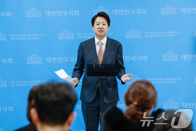 0490f719b3846cf220b5c6b011f11a391564624492944556d5