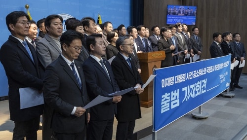 0490f719b3876df620b5c6b011f11a39af55549a1233990c96